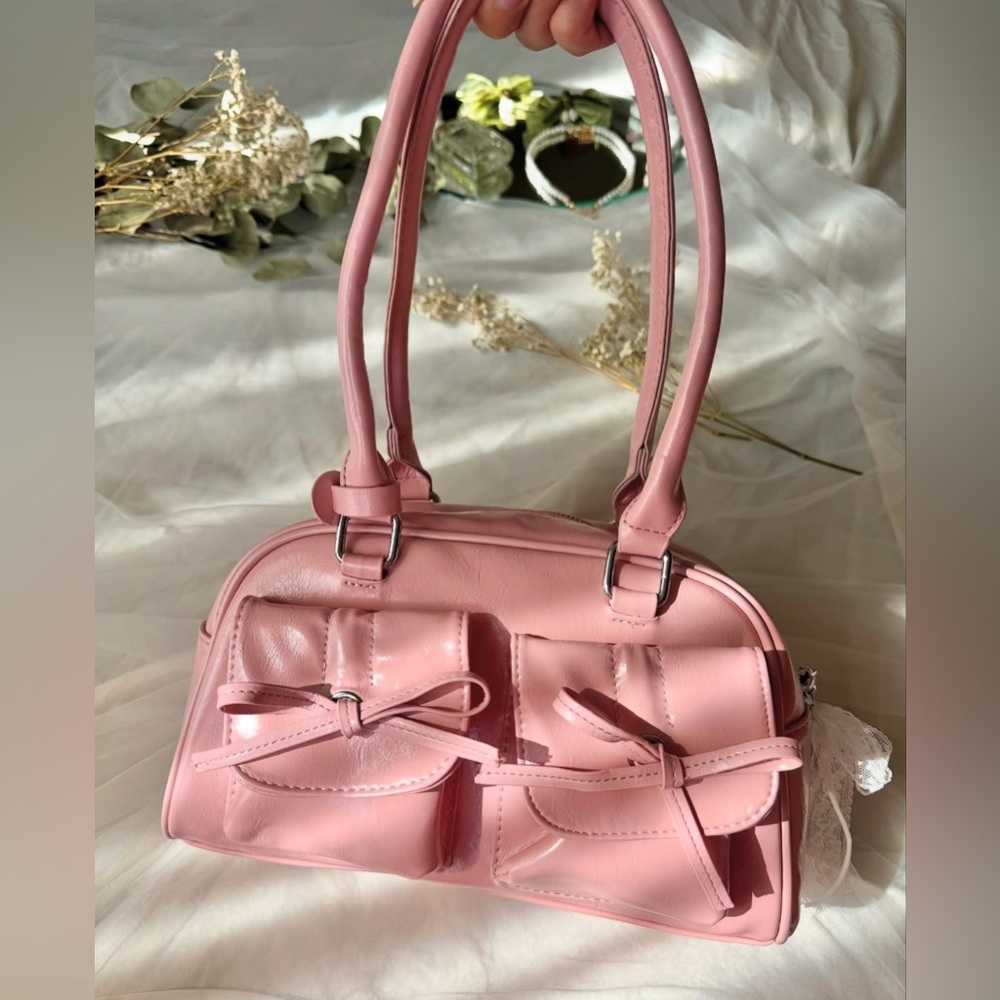 Pink Bow Shoulder Bag + Bag Charm - Picture 8 of 13